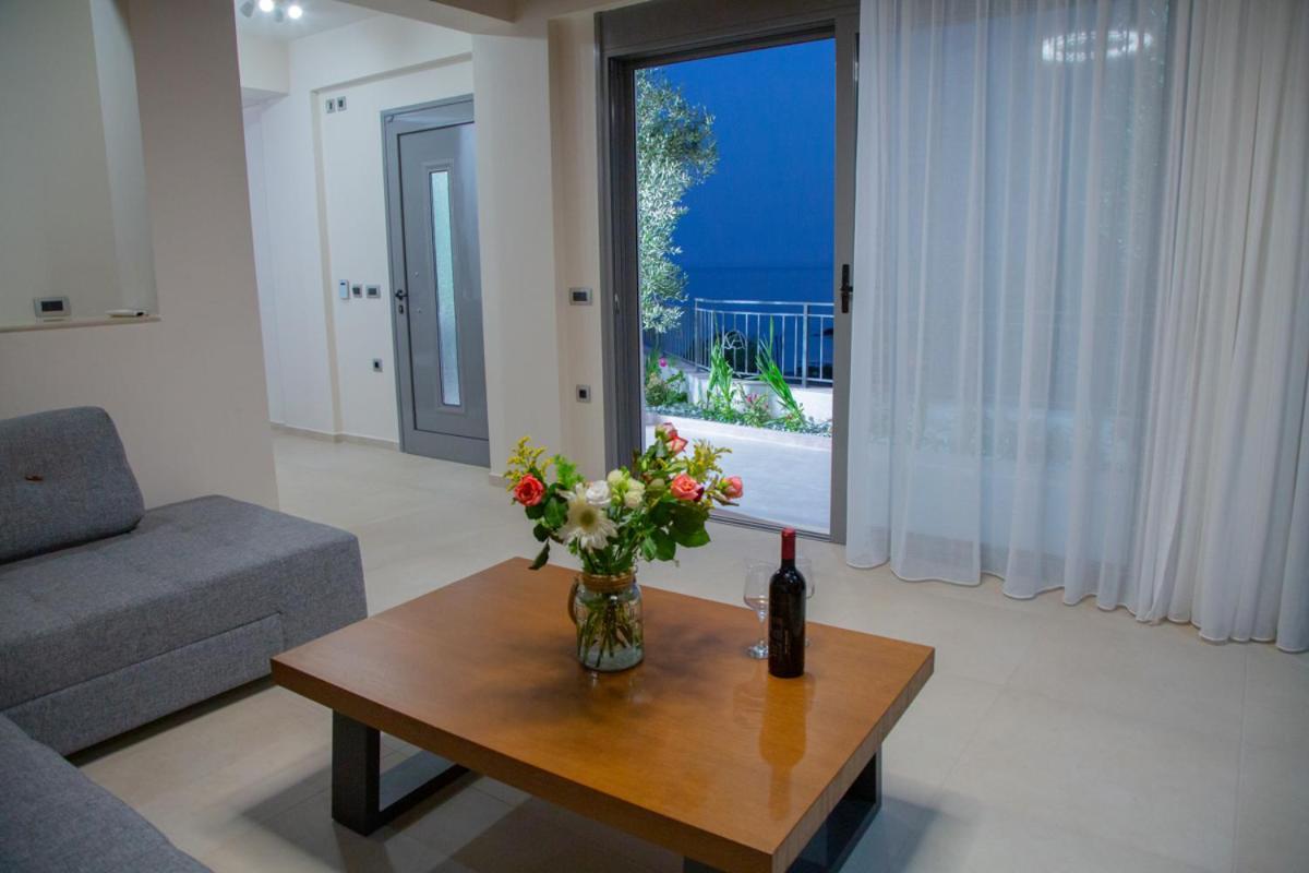 Villa Achlia Bagian luar foto